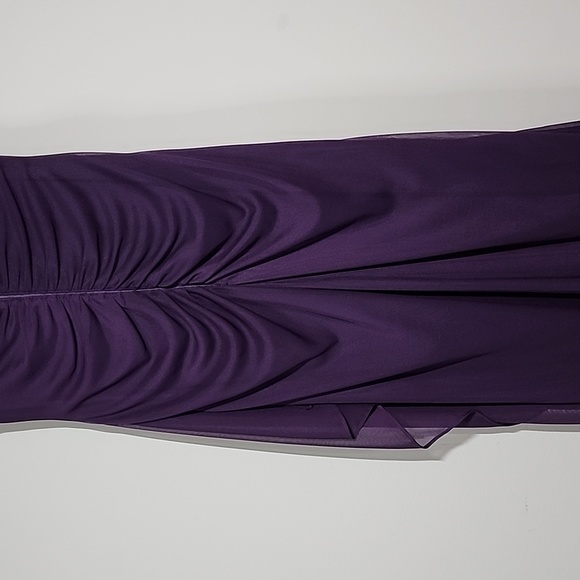 XCape Sleeveless Beaded Scoop-neck Collar Evening Gown Size 4 - Picture 9 of 12